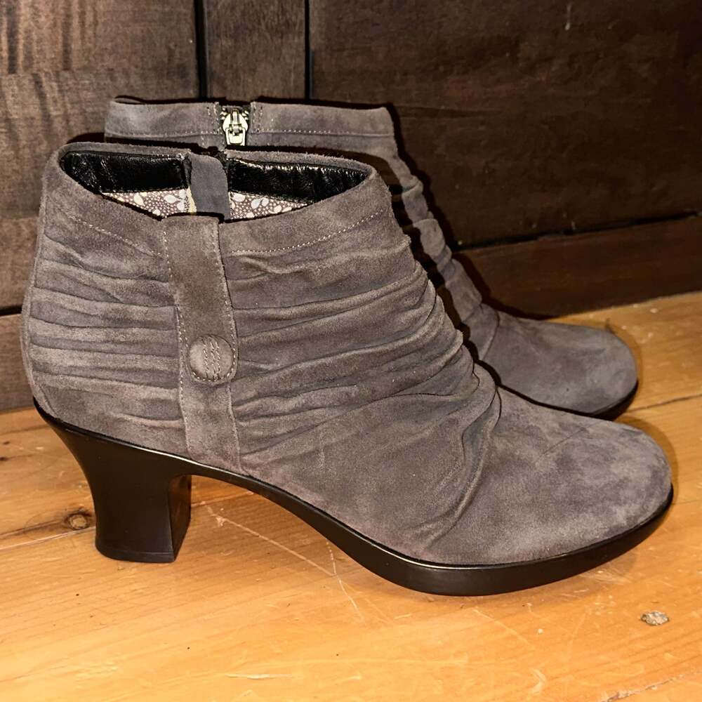 Dansko Buffy Ankle Boots Booties Gray Suede Leather Ruched Zip Womens 40